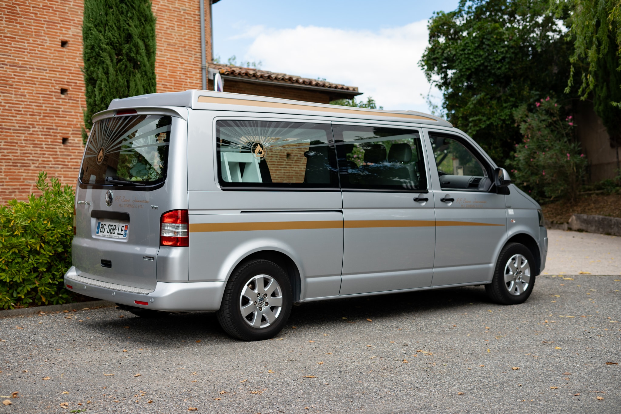 pompes funèbres gimenez cérémonie d'enterrement voiture corbillard transport cercueil