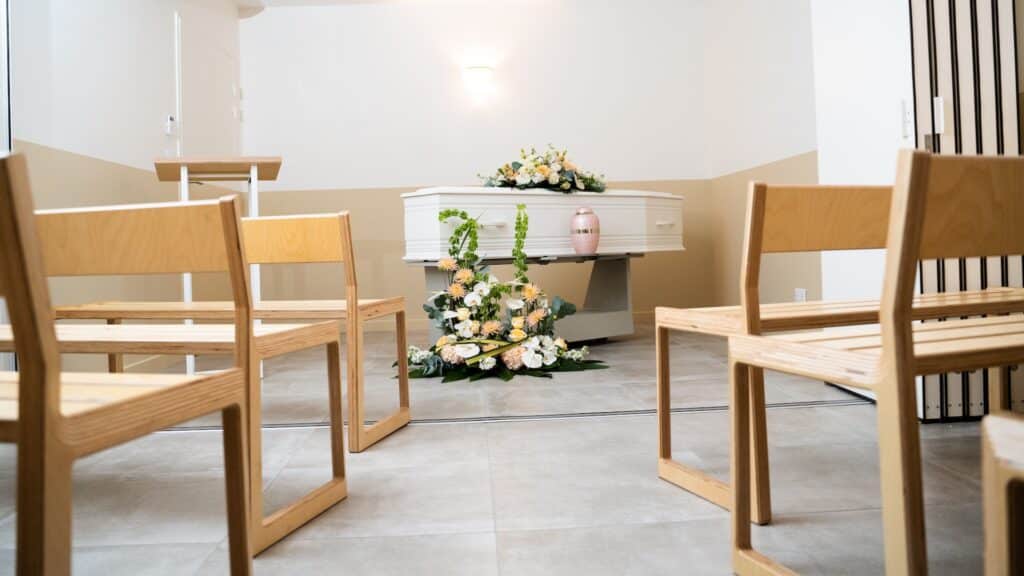 Découvrez les étapes essentielles de la crémation, le rôle d’un crématorium et les services offerts aux familles pour un hommage respectueux et personnalisé.