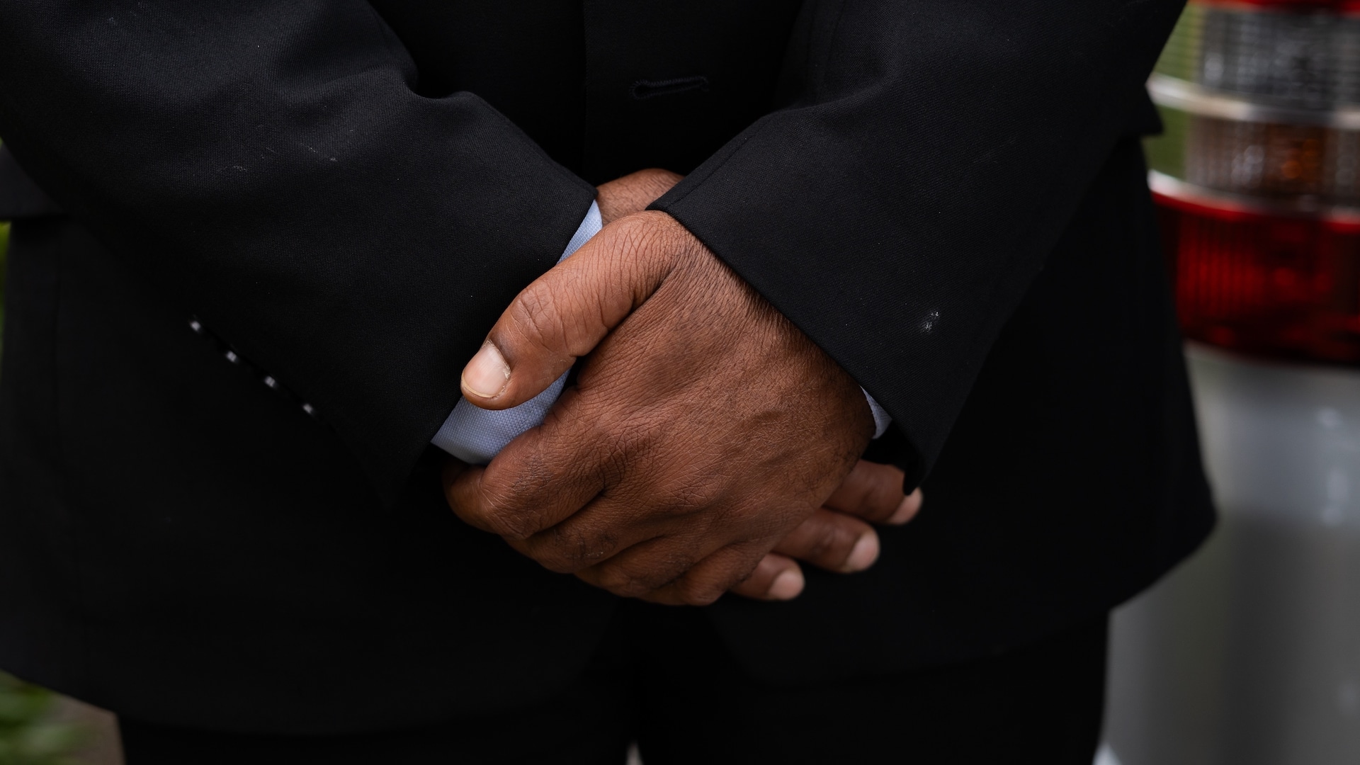 La mise en bière est une étape clé des funérailles. Découvrez son déroulement, les obligations légales et l’accompagnement bienveillant des Pompes Funèbres Gimenez